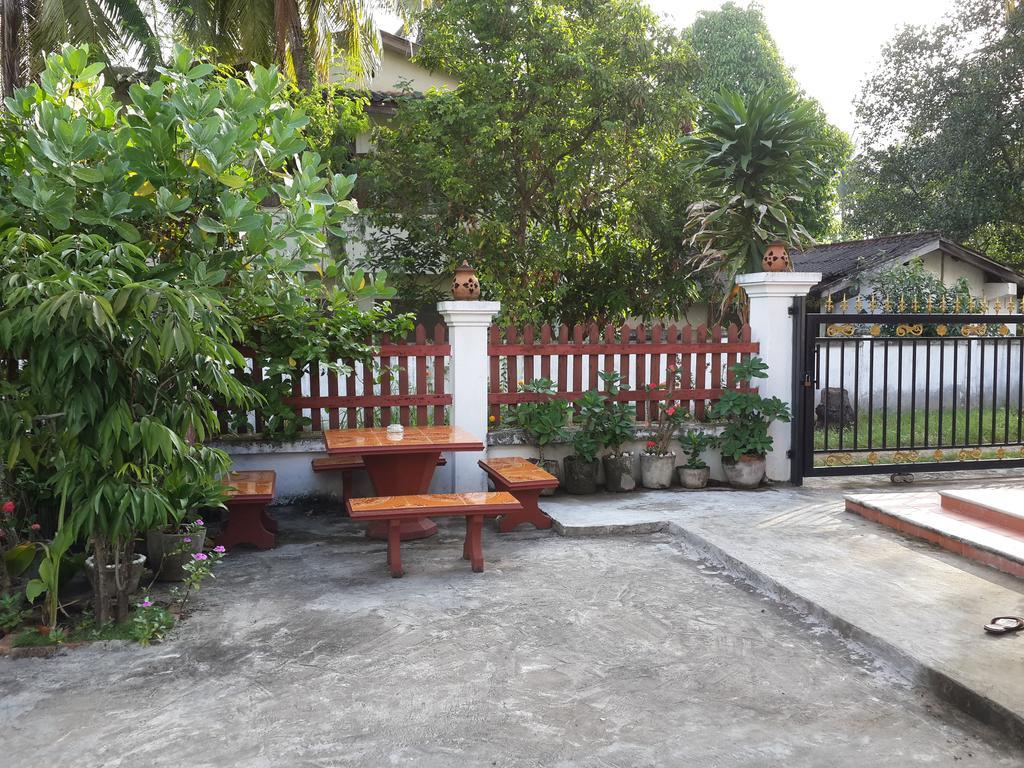 A Tee Guesthouse Luang Prabang Exterior foto