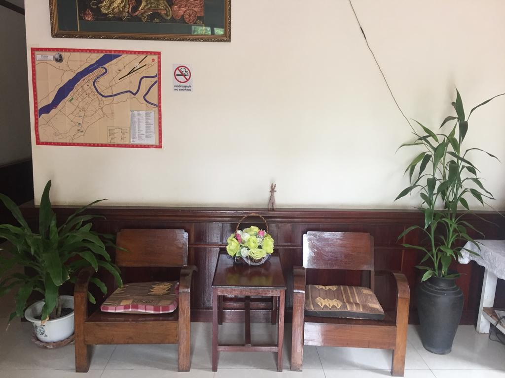 A Tee Guesthouse Luang Prabang Exterior foto